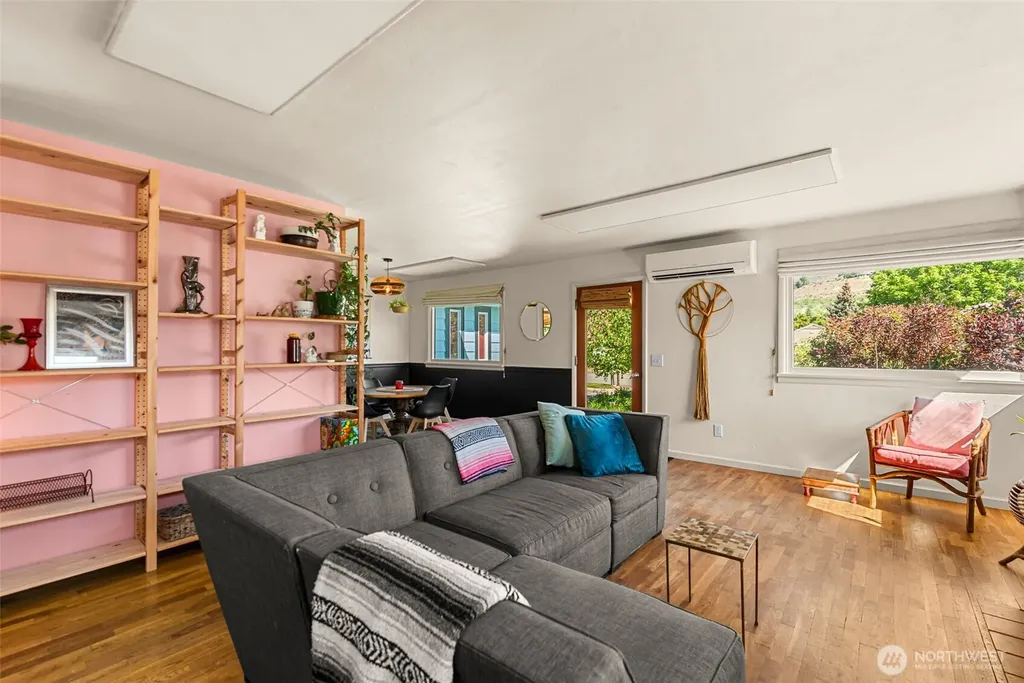 229 W Allen Avenue Chelan WA 98816