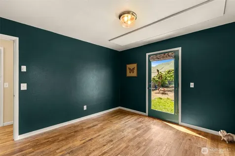 229 W Allen Avenue Chelan WA 98816