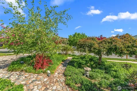 229 W Allen Avenue Chelan WA 98816