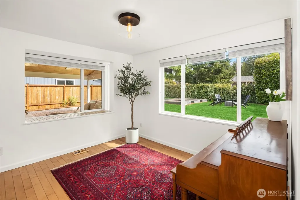 24109 107th Place W Edmonds WA 98020