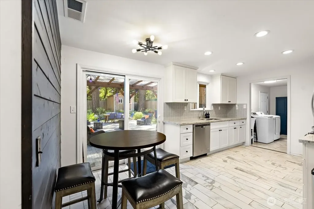 23627 101st Avenue W Edmonds WA 98020