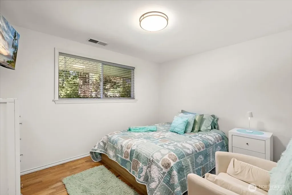 23627 101st Avenue W Edmonds WA 98020
