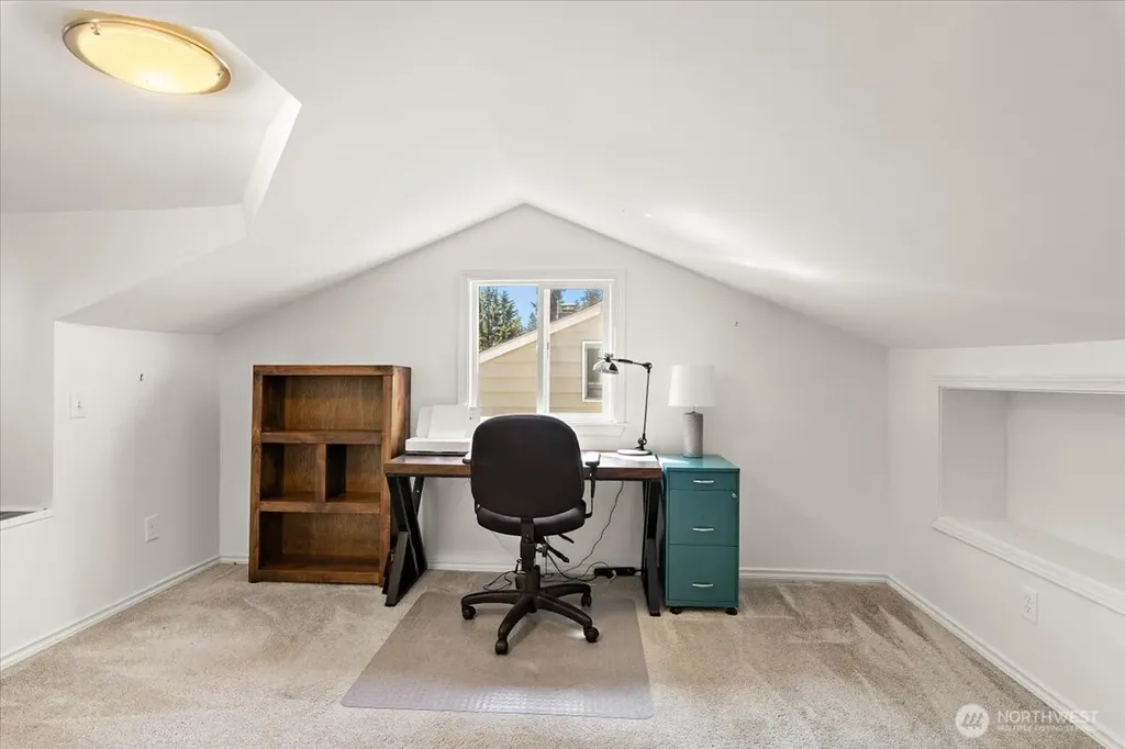 23627 101st Avenue W Edmonds WA 98020
