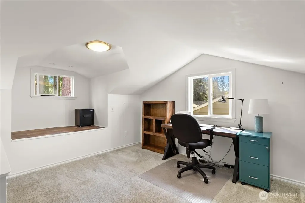 23627 101st Avenue W Edmonds WA 98020