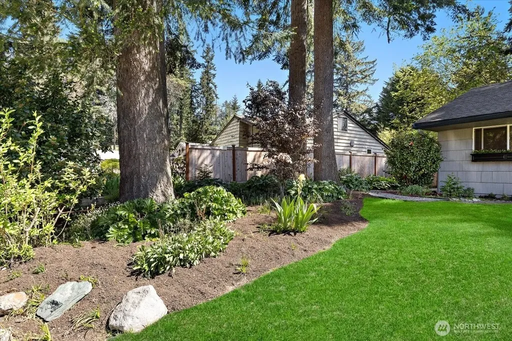 23627 101st Avenue W Edmonds WA 98020