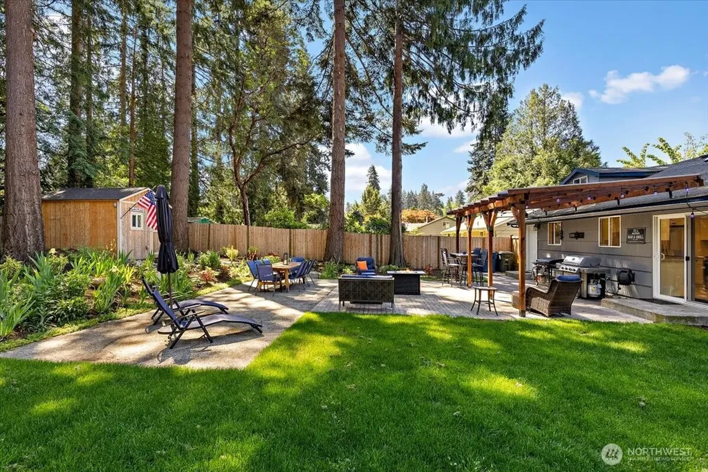 23627 101st Avenue W Edmonds WA 98020
