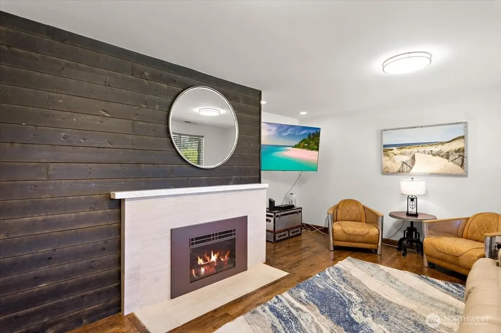 23627 101st Avenue W Edmonds WA 98020