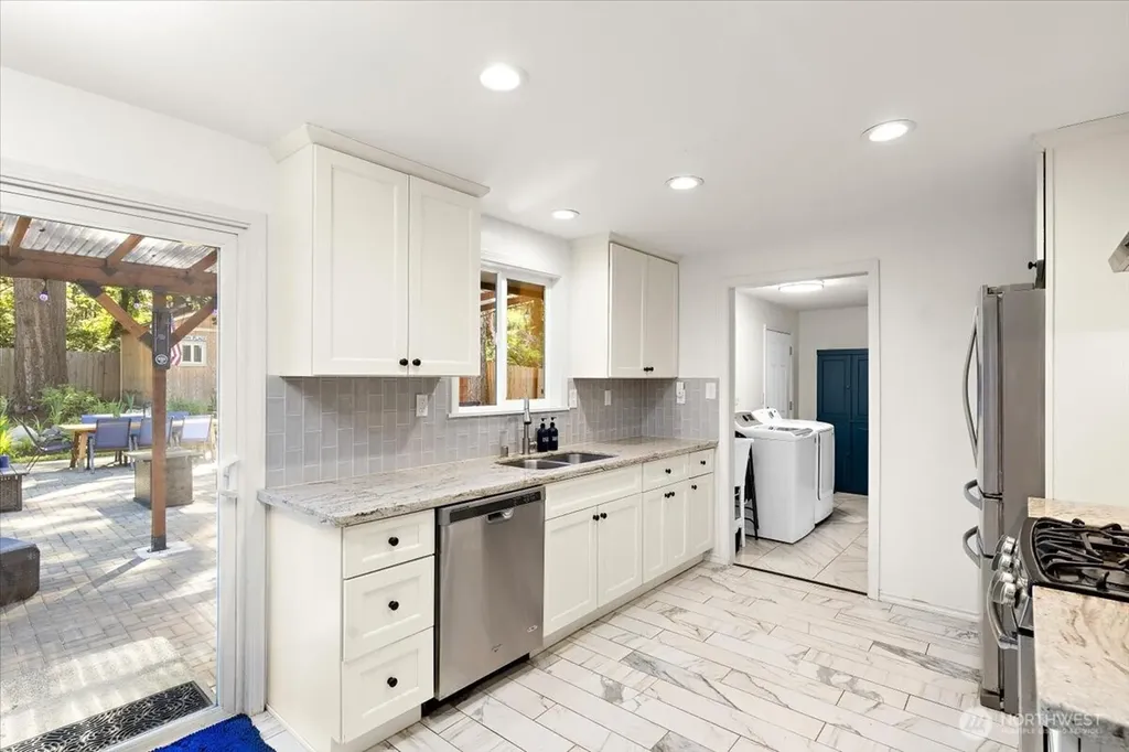 23627 101st Avenue W Edmonds WA 98020