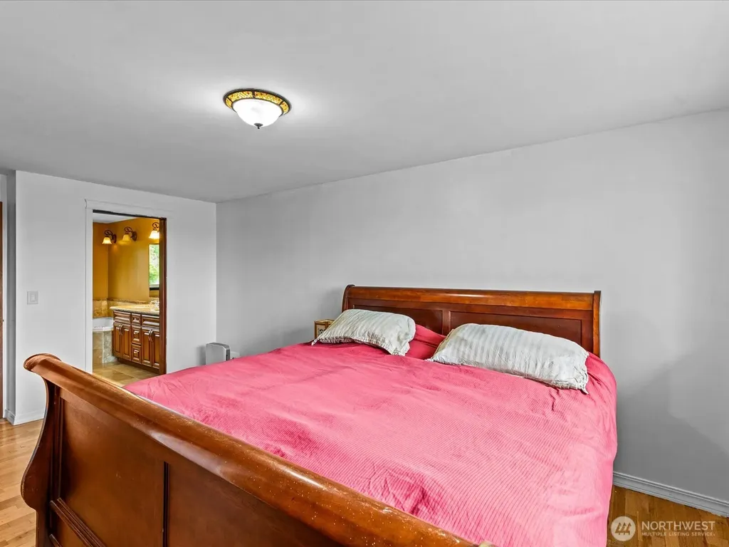 14445 5th Avenue S Burien WA 98168