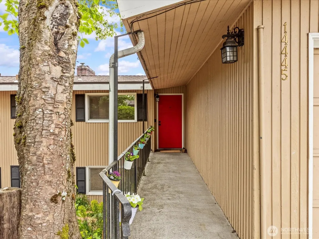 14445 5th Avenue S Burien WA 98168