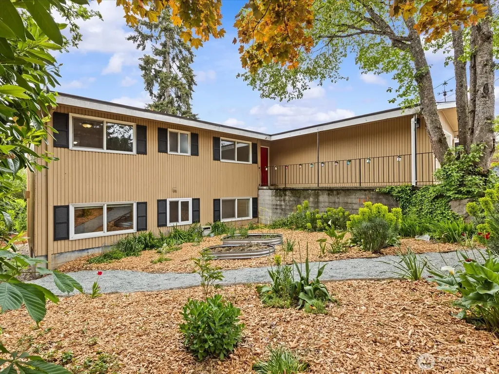 14445 5th Avenue S Burien WA 98168