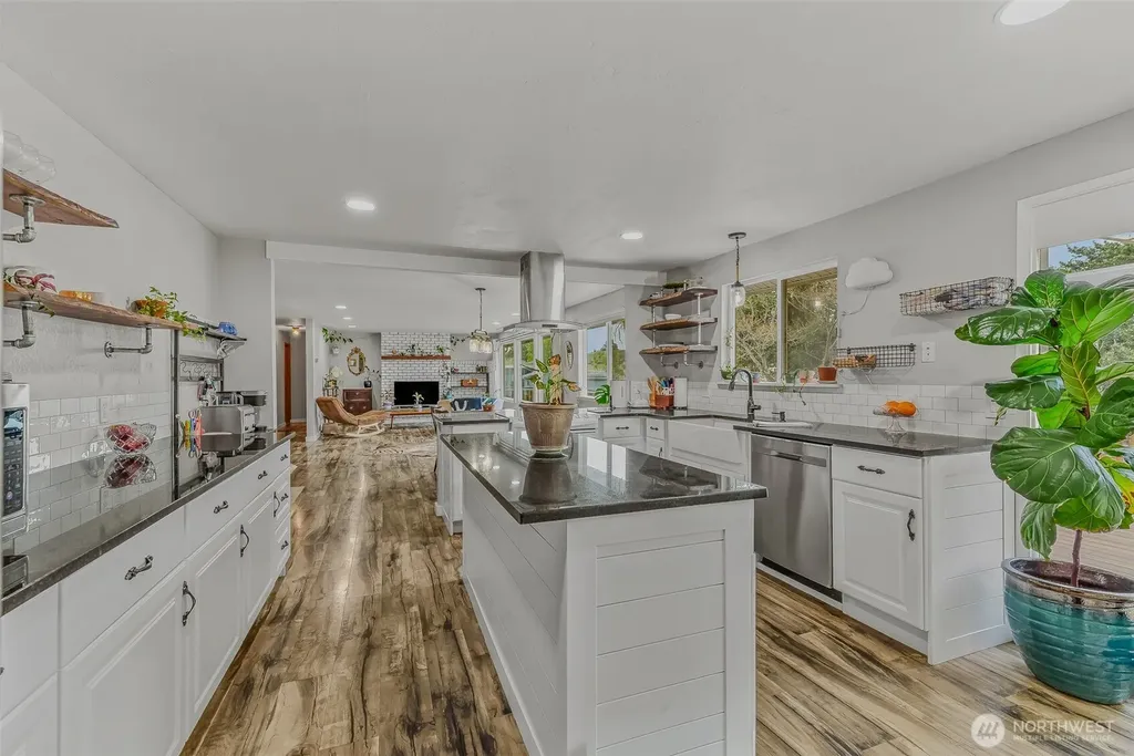 1412 W 15th Avenue Kennewick WA 99337
