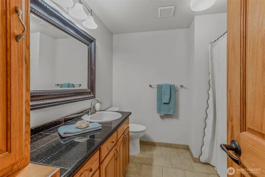1412 W 15th Avenue Kennewick WA 99337