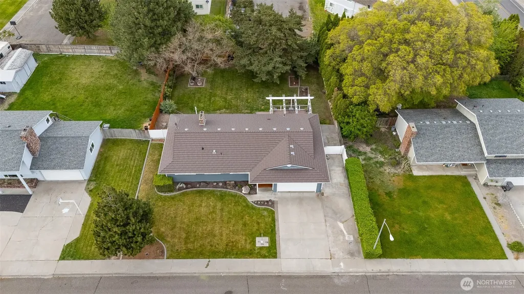 1412 W 15th Avenue Kennewick WA 99337