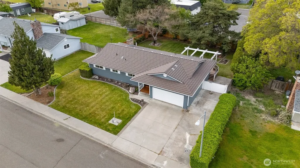 1412 W 15th Avenue Kennewick WA 99337