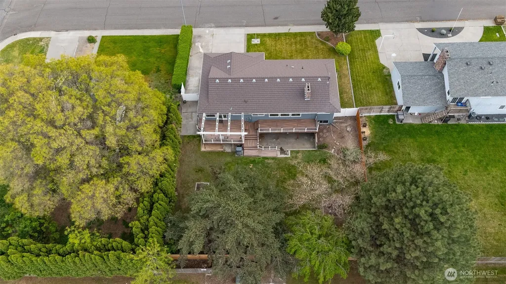 1412 W 15th Avenue Kennewick WA 99337