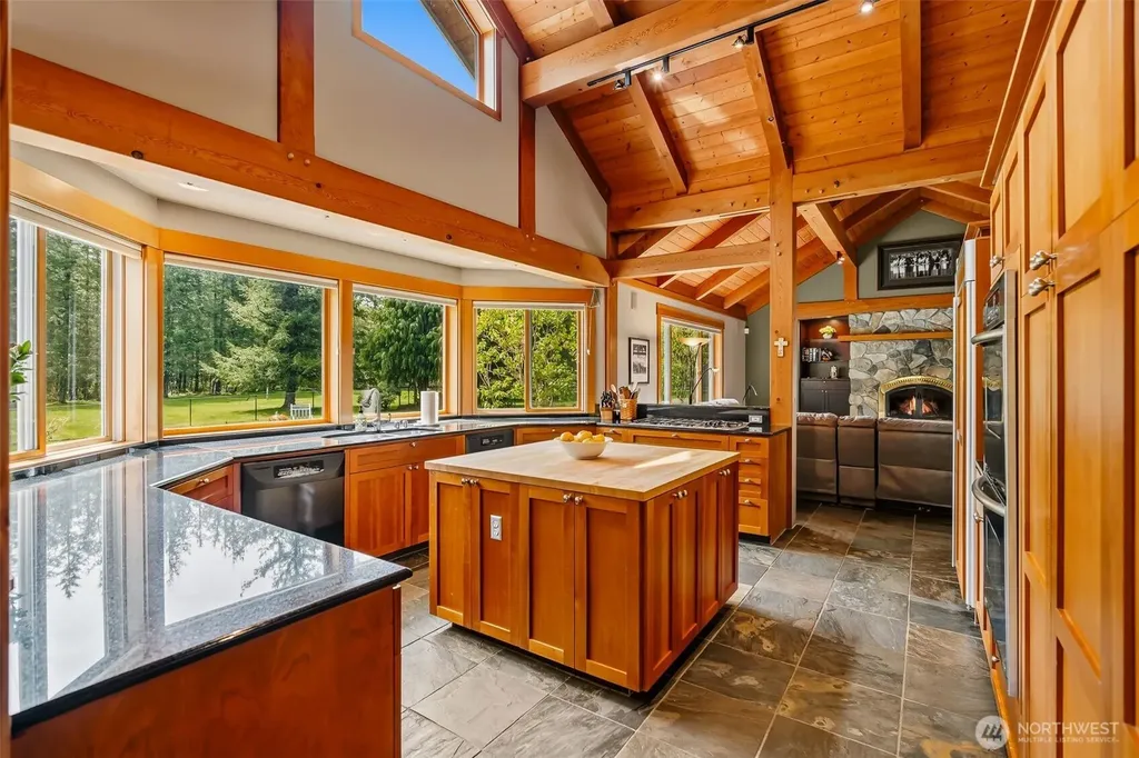 29335 333rd Avenue SE Ravensdale WA 98051
