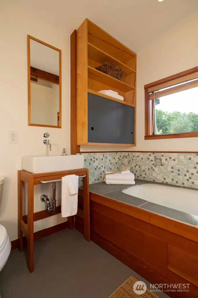 2770 Westlake Avenue N Seattle WA 98109