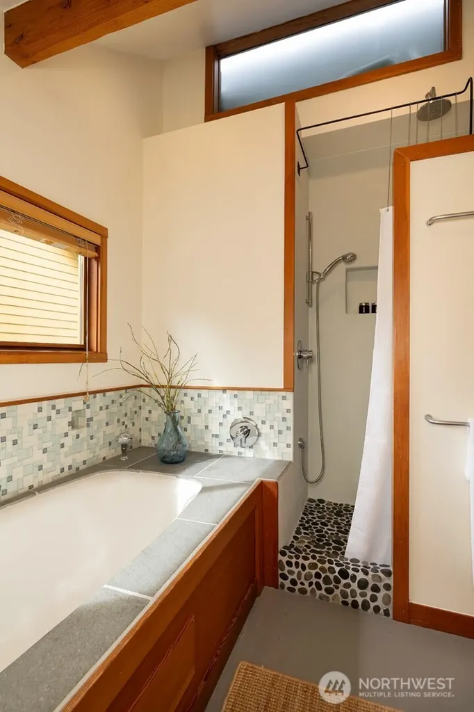 2770 Westlake Avenue N Seattle WA 98109