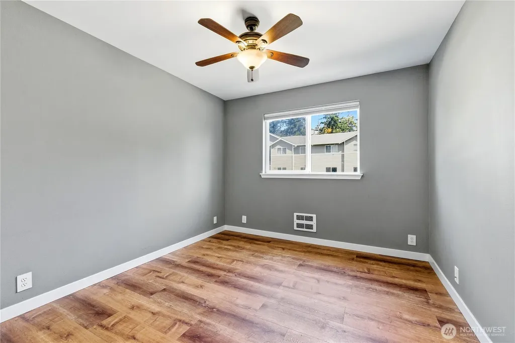 1670 SW Mulberry Street Oak Harbor WA 98277