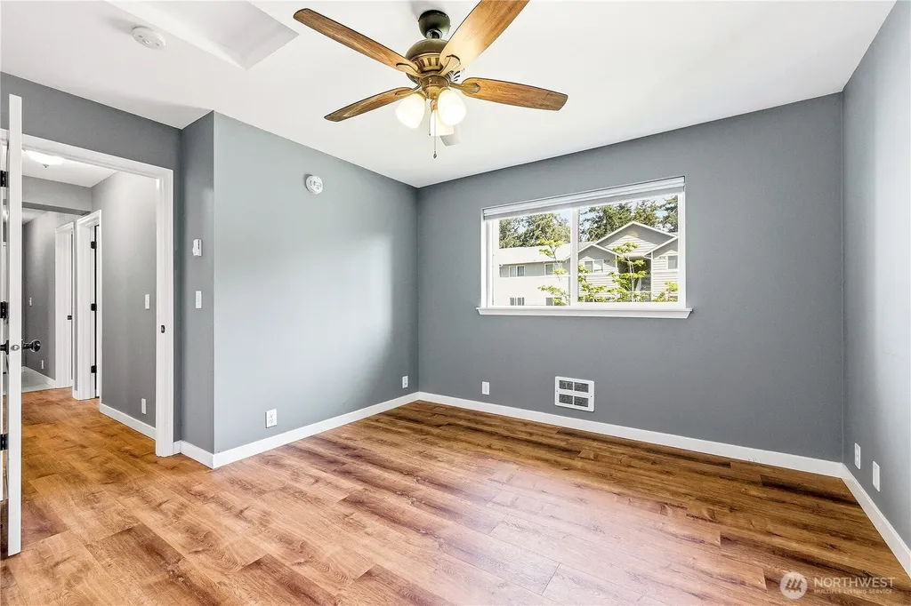 1670 SW Mulberry Street Oak Harbor WA 98277