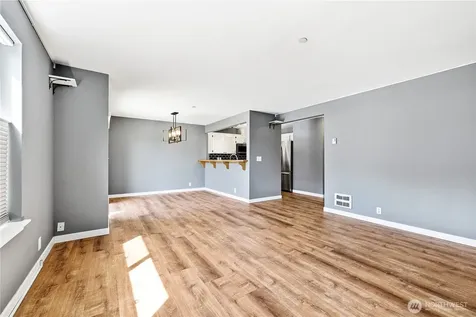 1670 SW Mulberry Street Oak Harbor WA 98277
