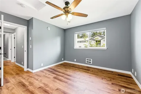 1670 SW Mulberry Street Oak Harbor WA 98277