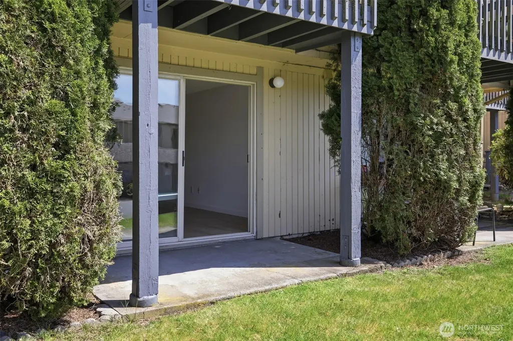 31003 14th Avenue S Federal Way WA 98003