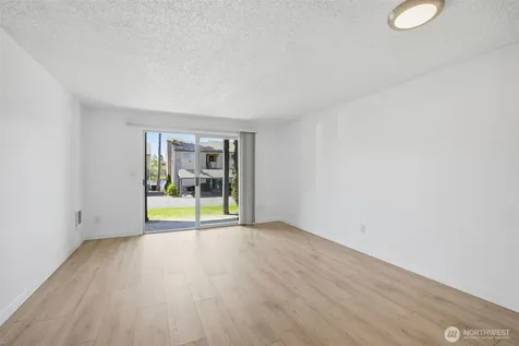 31003 14th Avenue S Federal Way WA 98003