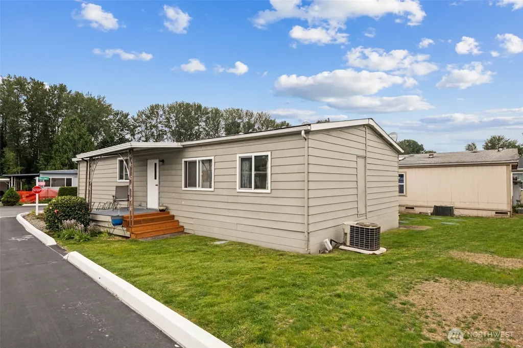 10607 63rd Court E Puyallup WA 98372