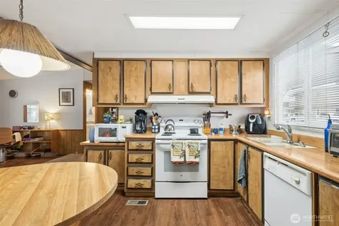 10607 63rd Court E Puyallup WA 98372