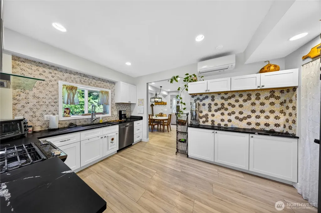2115 Valley Highway Deming WA 98244