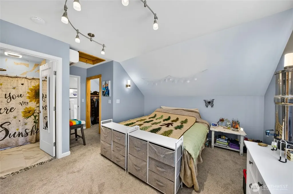 2115 Valley Highway Deming WA 98244