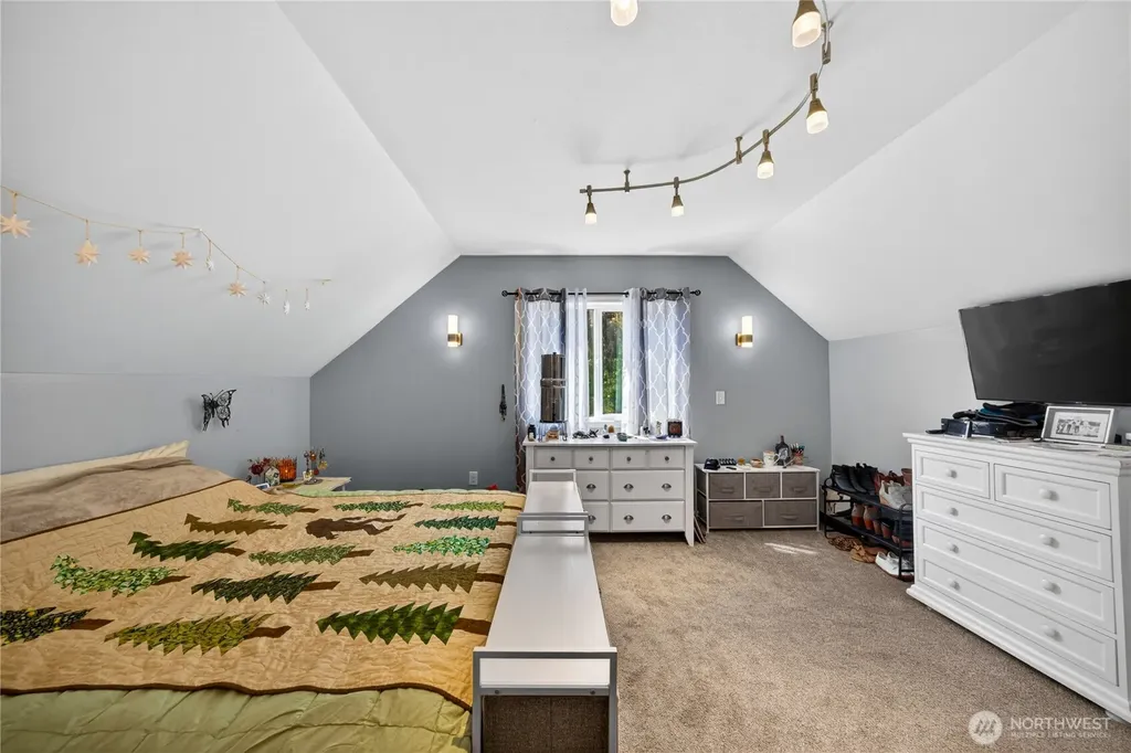 2115 Valley Highway Deming WA 98244