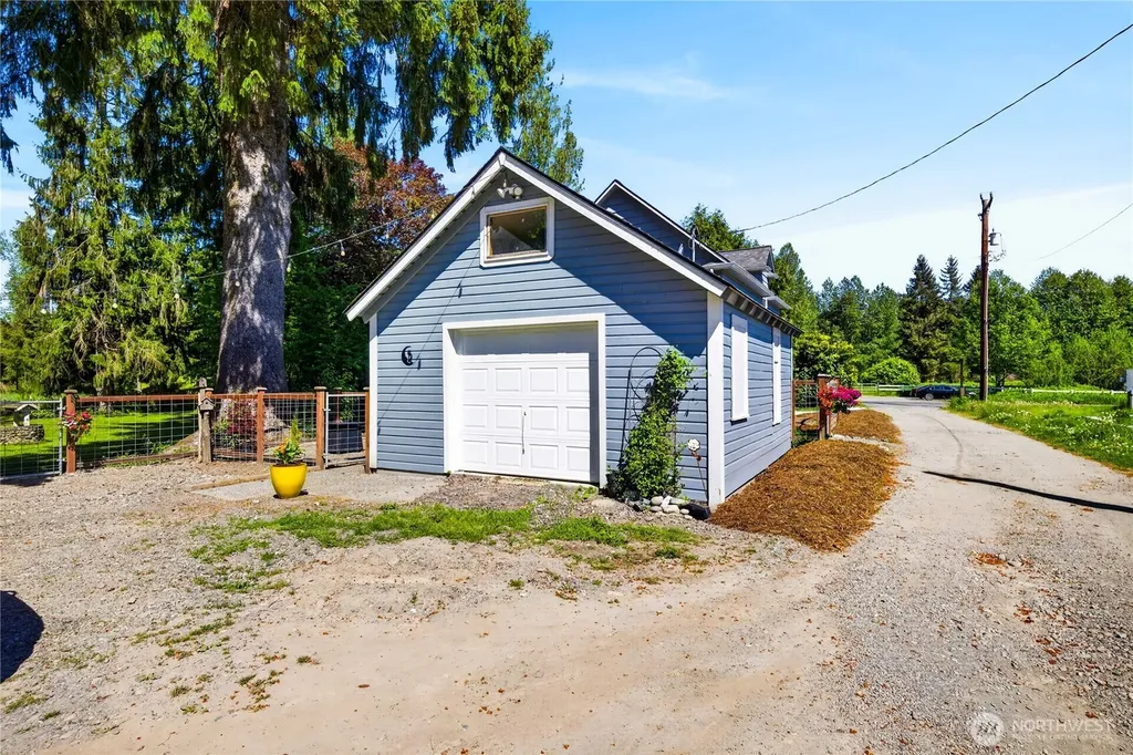 2115 Valley Highway Deming WA 98244