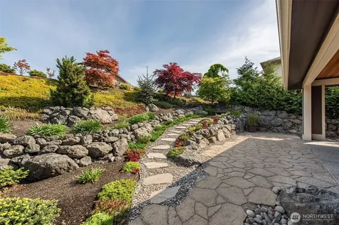 320 Morgison Loop Sequim WA 98382