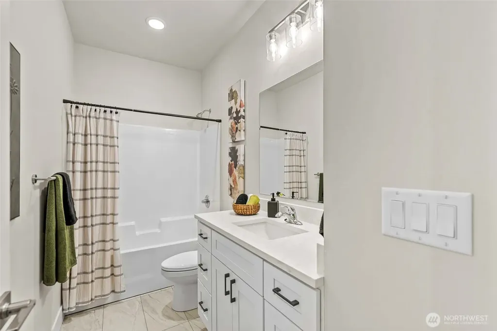 1075 Red Apple Road Wenatchee WA 98801