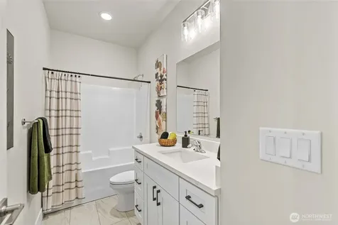 1075 Red Apple Road Wenatchee WA 98801