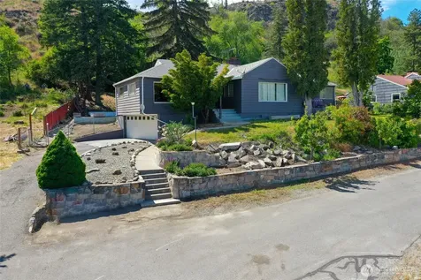 144 Montvu Drive Omak WA 98841