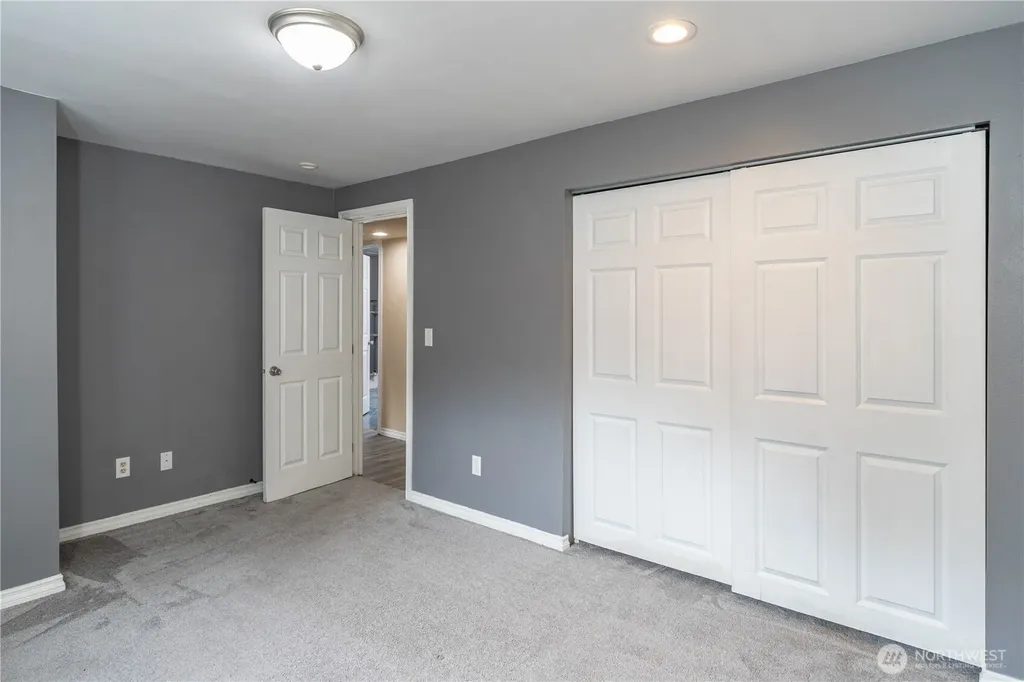 121 S 7th Avenue Port Hadlock WA 98339