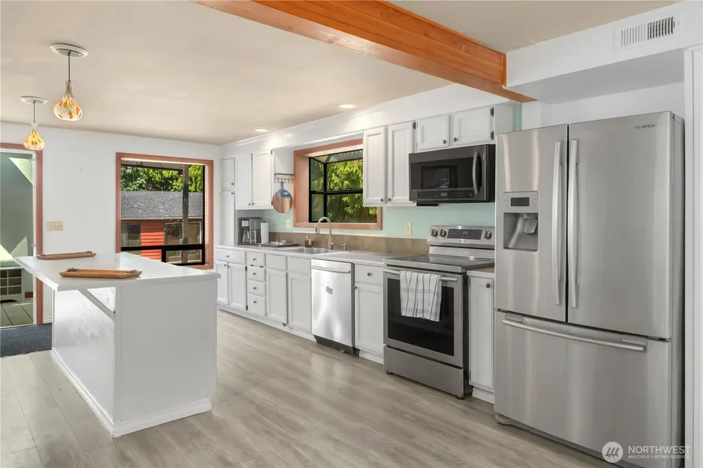 121 S 7th Avenue Port Hadlock WA 98339