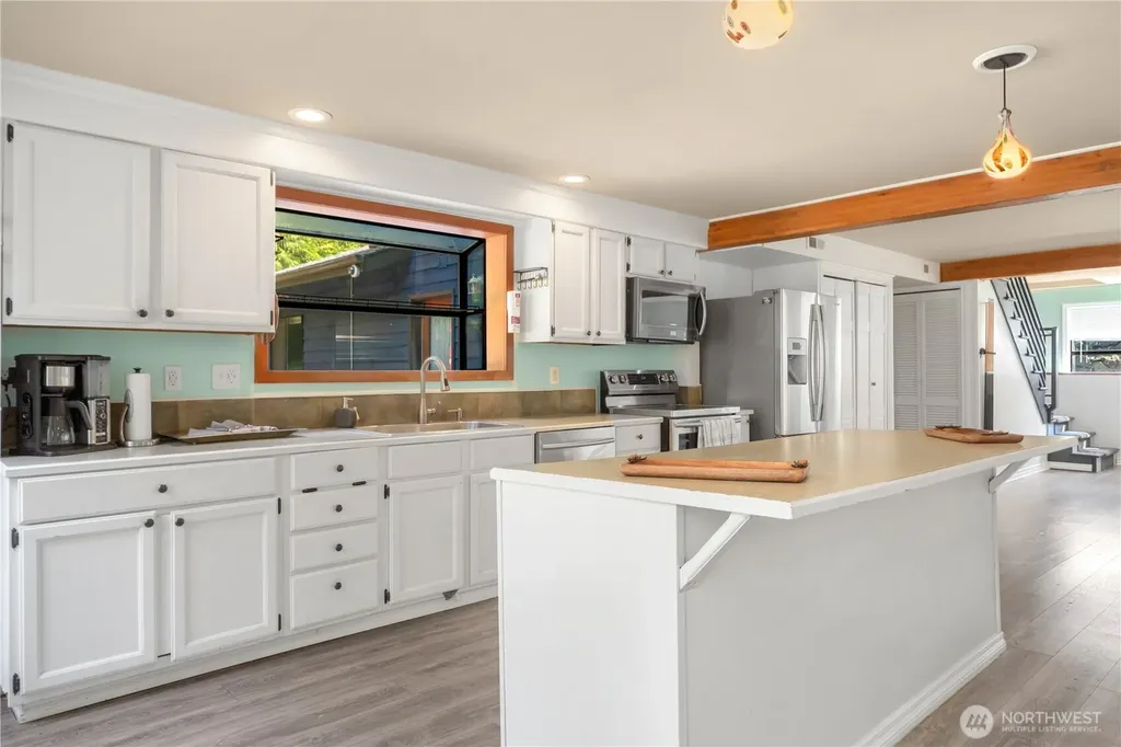 121 S 7th Avenue Port Hadlock WA 98339