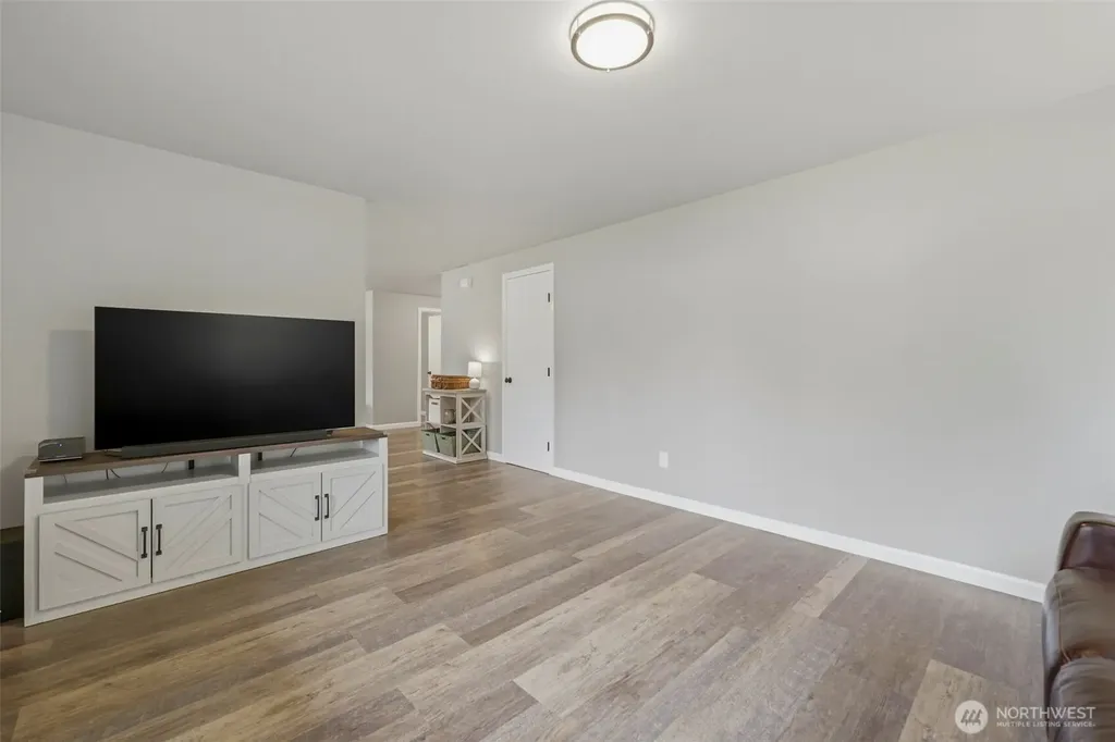 5232 W Shelton Matlock Road Shelton WA 95584