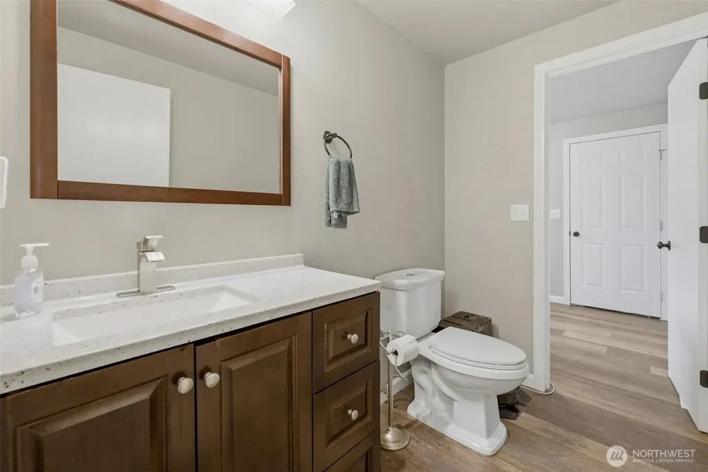 5232 W Shelton Matlock Road Shelton WA 95584