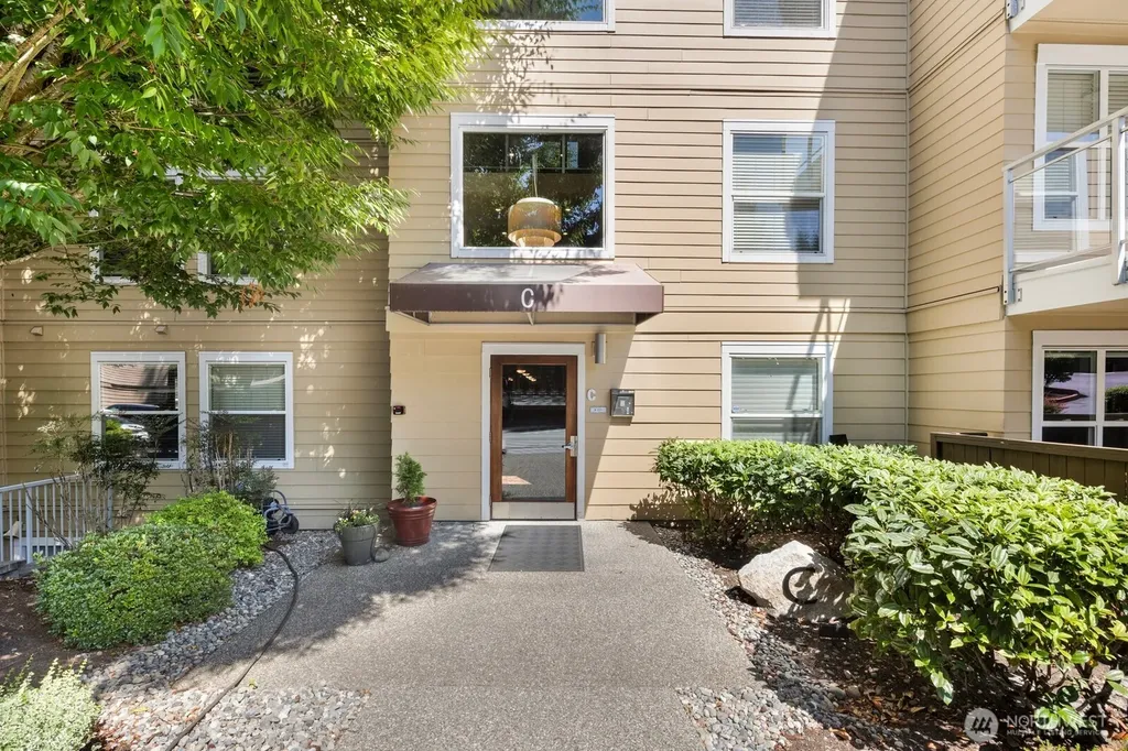 22910 90th Avenue W Edmonds WA 98026