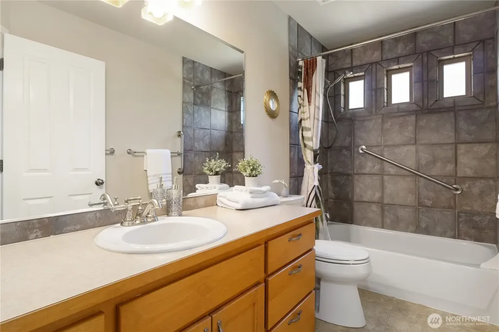 7622 NW Lenox Lane Silverdale WA 98383
