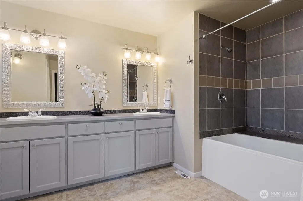 7622 NW Lenox Lane Silverdale WA 98383