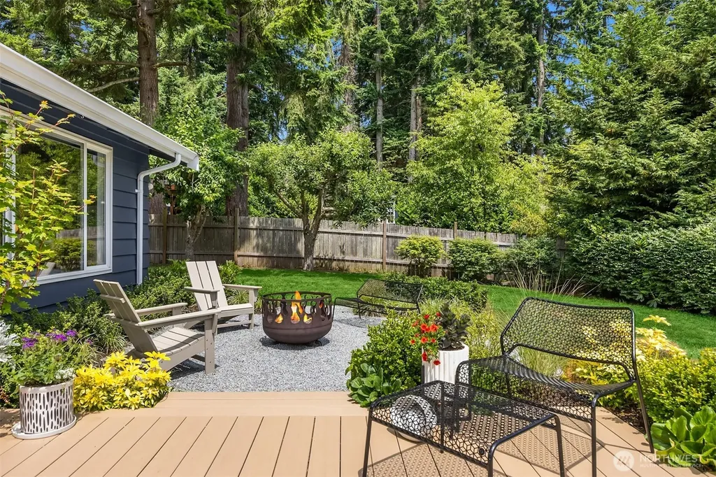 10430 NE Cascade Avenue Bainbridge Island WA 98110