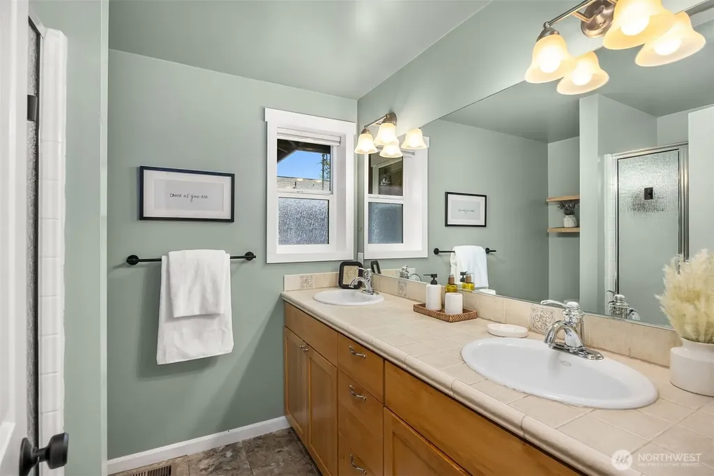 10430 NE Cascade Avenue Bainbridge Island WA 98110