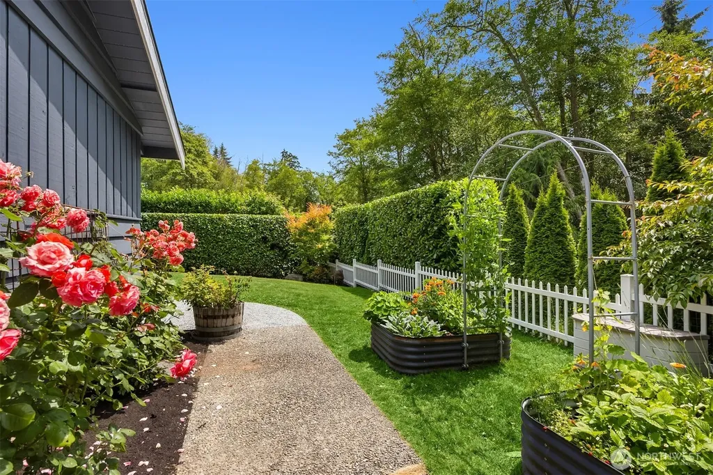 10430 NE Cascade Avenue Bainbridge Island WA 98110